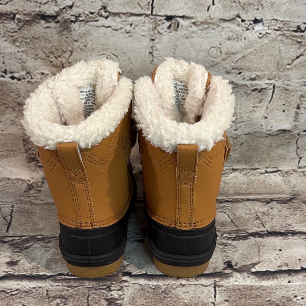 Cat & Jack Tan and Black Thermolite  Snow Boots - Picture 6 of 10